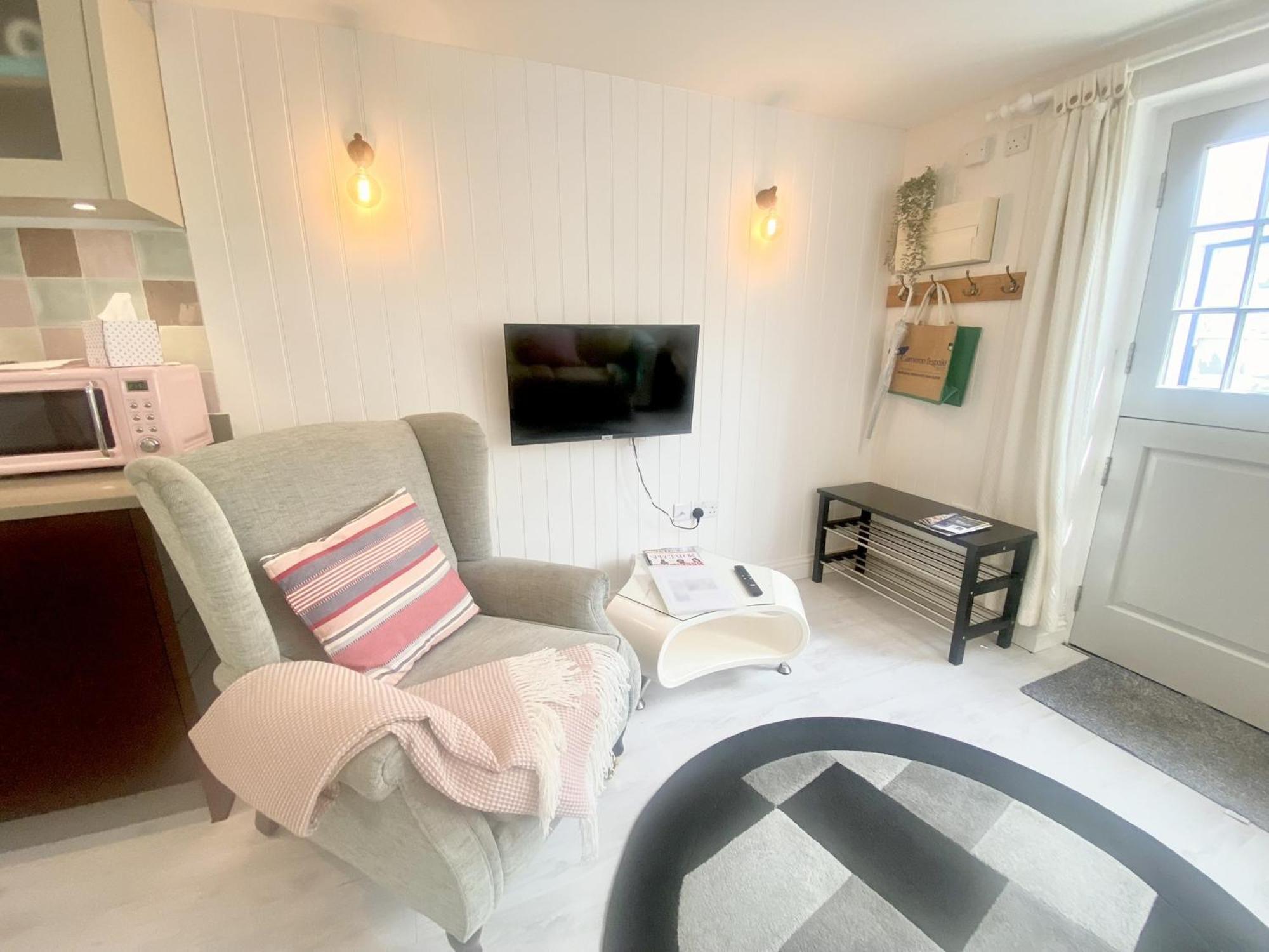 Stylish Cottage With Quay And River View Lymington Esterno foto
