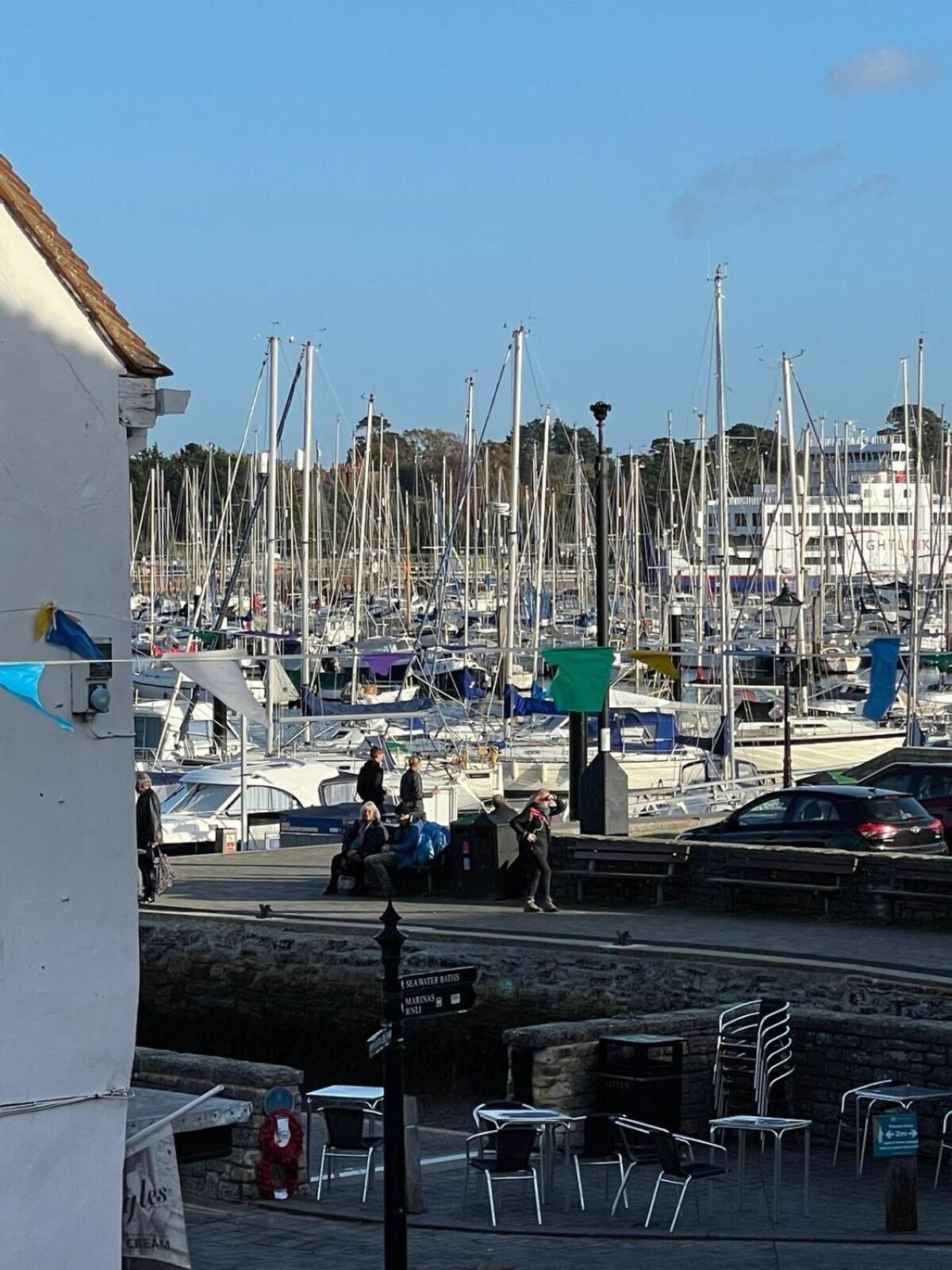 Stylish Cottage With Quay And River View Lymington Esterno foto